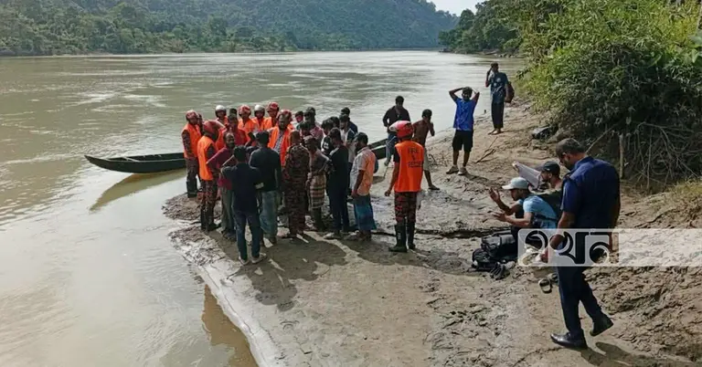 কর্ণফুলী নদীতে গোসলে নেমে পর্যটক নিখোঁজ